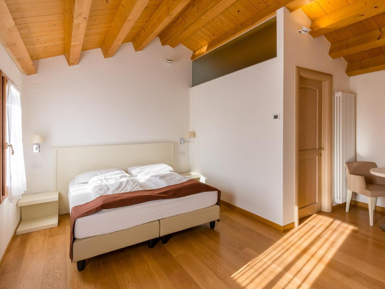 Tenuta Sant'Eufemia Сан-Пьетро-ди-Фелетто Экстерьер фото